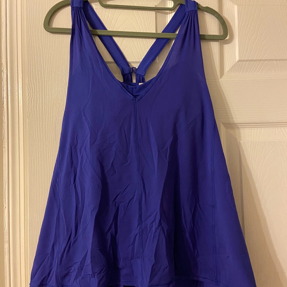 Lululemon flowy tank with built in bra